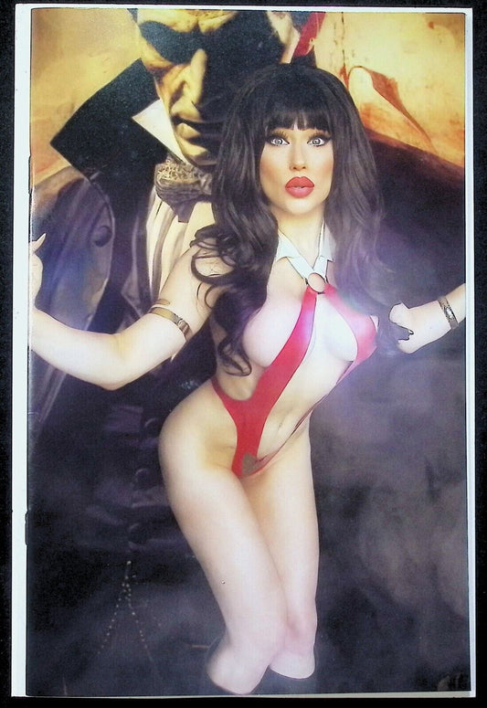 VAMPIRELLA #673 - RACHEL HOLLON COSPLAY VIRGIN VARIANT RATIO 1:10 NM+